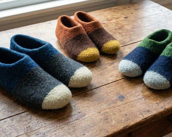 Knit Slippers Pattern  Cozy Winter Footwear Slipper : Wool House Shoes Knitting Pattern PDF