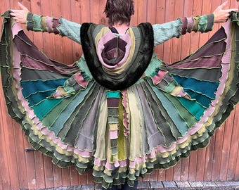 DISPONIBLE MAINTENANT ! Pull patchwork classique fait main, manteau elfique, Pandoras Kloset, pull upcyclé, taille M-L