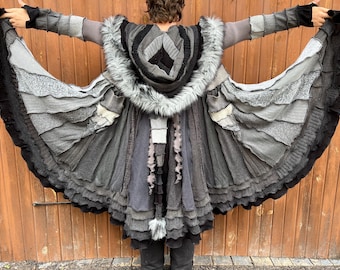 DISPONIBLE MAINTENANT ! Pull patchwork classique fait main, manteau elfe, Pandoras Kloset, pull upcyclé, taille S-M