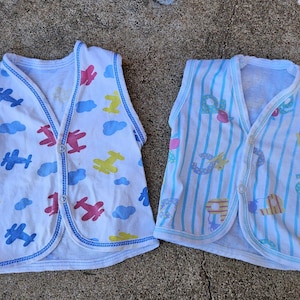 Vintage Baby Snap Shirts Newborn 2 Piece Set, Retro 80s Infant Kimono Tops Airplane and Alphabet Print