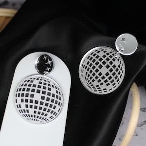 Disco Fever in Silber