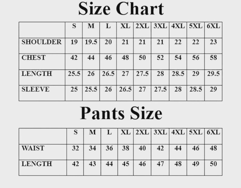 Puede incluir: Una tabla de tallas en blanco y negro para ropa, con dos tablas tituladas Size Chart y Pants Size. La tabla superior enumera medidas de hombro, pecho, largo y manga de la S a la 6XL. La tabla inferior muestra medidas de cintura y largo.