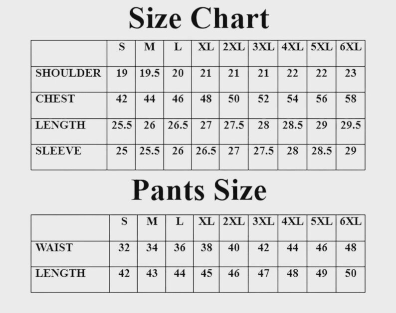 Puede incluir: Una tabla de tallas en blanco y negro para ropa. La secci&oacute;n superior est&aacute; etiquetada como Size Chart con filas para medidas de hombro, pecho, largo y manga en pulgadas para tallas de la S a la 6XL. La secci&oacute;n inferior est&aacute; etiquetada como Pants Size con filas para medidas de cintura y largo en pulgadas para tallas de la S a la 6XL.