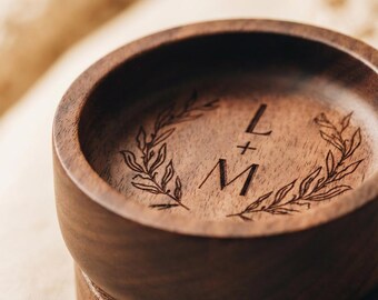 Personalized Wooden Ring Dish, Custom Engraved Ring Holder, Valentine’s Day Gift for Couples, Wedding Ring Tray, Engagement Gift