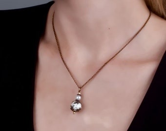 Brass Pearl Necklace: Vintage Boho Leaf Pendant