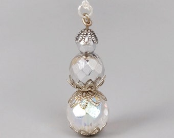 Collar con colgante de cristal en plata de ley: una delicada joya nupcial