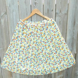 Vintage Handmade Calico Skirt Womens Size Medium Retro Ditsy Floral image 6