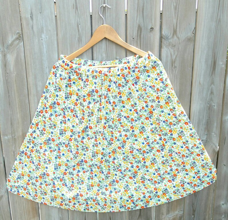 Vintage Handmade Calico Skirt Womens Size Medium Retro Ditsy Floral image 6