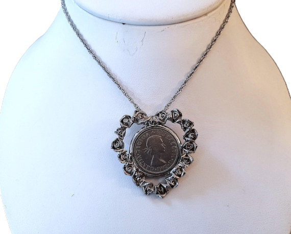 ★VINTAGE HOLLYWOOD★ Round Coin Necklace Retro Swiss Guardian Coin Pendant Vintage Gold Portrait Coin