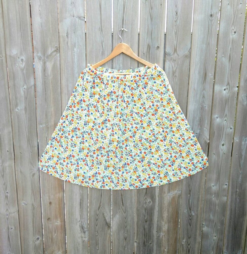 Vintage Handmade Calico Skirt Womens Size Medium Retro Ditsy Floral image 5