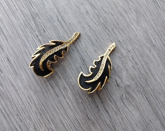 Vintage 40s Leaf Earrings "Henry a la Pensee" France Black Suede Gold Tone