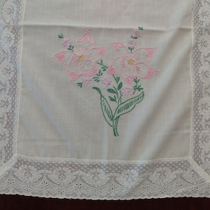 Vintage Small Table Runner with Lace and Embroidered Flowers
