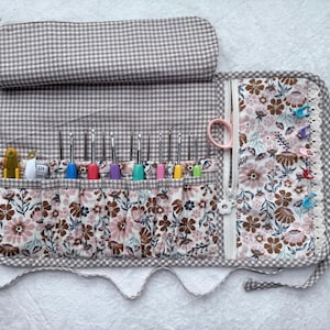 Corduroy Crochet Hook Case | 16-Slot Handmade Crochet Hook Holder | Floral Crochet Hook Organizer | Gift for Crocheters | Gift for Mom