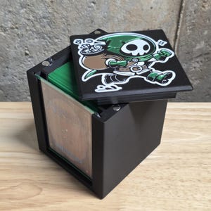 Tinybones Magnetic MTG Commander Deck Box |Spellkeeper| 3D Printed TCG Deck Storage with Top Loader Display