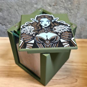 Lathril Elf Magnetic MTG Commander Deck Box |Spellkeeper| 3D Printed TCG Deck Storage with Top Loader Display