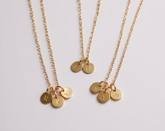 Collana con disco iniziale inciso • Regalo personalizzato per lei • Oro Argento • Mamma Compleanno Damigella d'onore