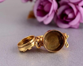 Poison Box Ring with Secret Compartment, Vintage Gold Floral Locket Ring, Victorian Style Hidden Storage Statement Jewelry