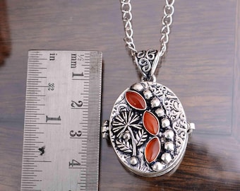 Collana con ciondolo a forma di scatola di veleno, collana con medaglione ovale in argento, ciondolo vintage in pietra corniola, gioielli con scomparto segreto, collana gotica boho