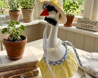 7 Inch Goose Outfit Set, Straw Hat, Heart Sunglasses, Pearl Necklace, Farmhouse Decor