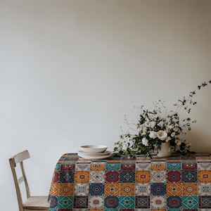 Tafelkleed met kleurrijk tegelpatroon – Veelkleurige boho eettafelhoes met mediterraan ontwerp