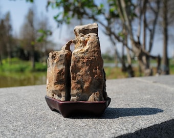 Ouverture en pierre Twin Peaks · Pierre brute Lingbi primitive | Pierre d'érudit avec peau d'origine excavée, objet de collection unique en son genre