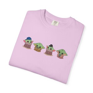 Comfort Color Cute Baby Yoda Tee, Funny Graphic Tee, Kawaii Cartoon T-Shirt, Space Lover Gift, Alien UFO Shirt, Star Wars Grogu Shirt immagine 16