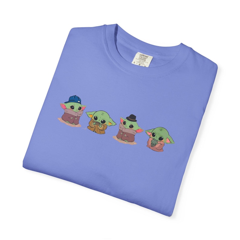 Comfort Color Cute Baby Yoda Tee, Funny Graphic Tee, Kawaii Cartoon T-Shirt, Space Lover Gift, Alien UFO Shirt, Star Wars Grogu Shirt immagine 14