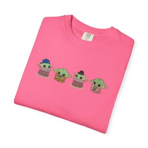 Comfort Color Cute Baby Yoda Tee, Funny Graphic Tee, Kawaii Cartoon T-Shirt, Space Lover Gift, Alien UFO Shirt, Star Wars Grogu Shirt immagine 17