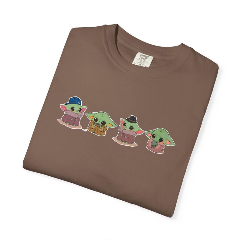 Comfort Color Cute Baby Yoda Tee, Funny Graphic Tee, Kawaii Cartoon T-Shirt, Space Lover Gift, Alien UFO Shirt, Star Wars Grogu Shirt immagine 9
