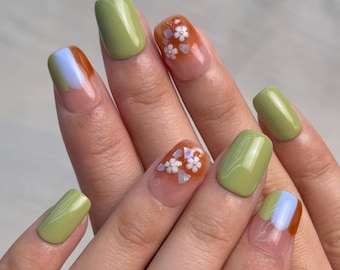 Green Floral Press On Nails Short Square – Fresh Natural Spring Minimal Handmade – AuraNails
