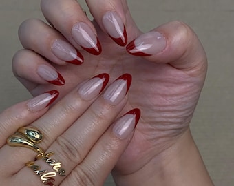 Rote französische Spitze Press On Nails Mandel – Klassisch Elegante Handgefertigte Nägel – AuraNails