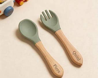 Juego de utensilios de silicona personalizados para bebé / Tenedor y cuchara grabados