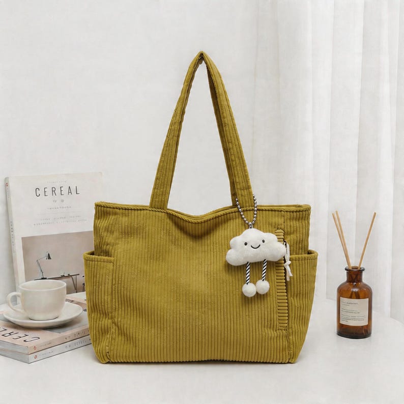 Bolso tote de pana con dije de nube, bolso de hombro de gran capacidad, bolso tote informal para el trabajo para mujer, bolso de mano diario adorable, regalo para ella. Yellow