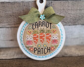 BASIC ROUND PADDLE (Farmhouse White) - Cross Stitch Finishing Board, Cross Stitch Backer, Customizable Wood Board