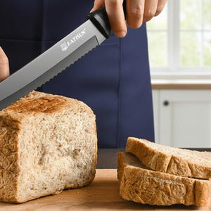Steak knives included in knife block set