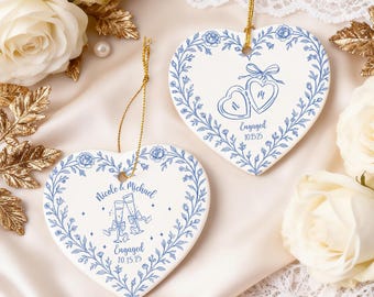 Erstes Weihnachten verlobt Ornament, personalisierte Verlobungsgeschenk für Paare, romantische, wunderliche Keramik, Verlobungs-Andenken, Jubiläumsgeschenk