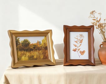 Retro Wavy Solid Wood Picture Frame – Gold or Walnut Finish | 4x6” / 5x7” Tabletop & Wall Hanging Photo Frame | Retro Home Decor Gift