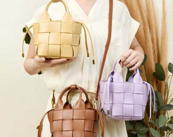 Bolso tipo cubo tejido de cuero hecho a mano, bolso bandolera de piel de vaca