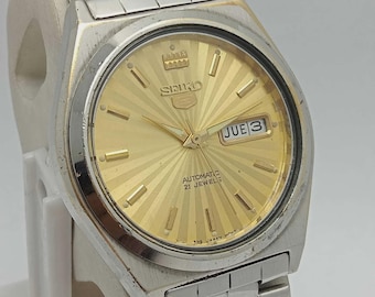 1985 Seiko 6923-7029 Two-tone Quartz Mens Watch – WR100  display picture 2