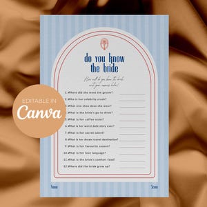 Könnte beinhalten: Eine blau-weiße Brautparty-Spielkarte mit dem Text "Kennst du die Braut?" und Lückentext-Fragen. Die Karte ist in Canva editierbar und hat einen dekorativen Rahmen.