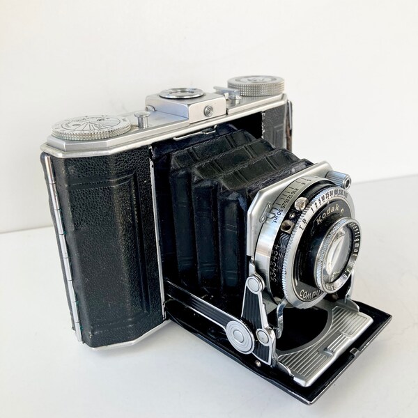 Vintage film camera -  Kodak Duo 620 Series 2 in excellent condition - Vintage film camera