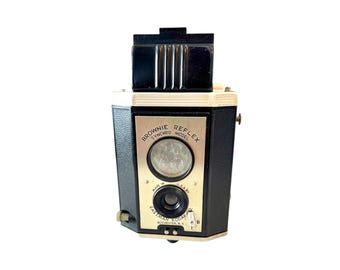Vintage Film TLR Camera - Vintage Kodak Brownie Reflex  Camera - 127 Roll film camera