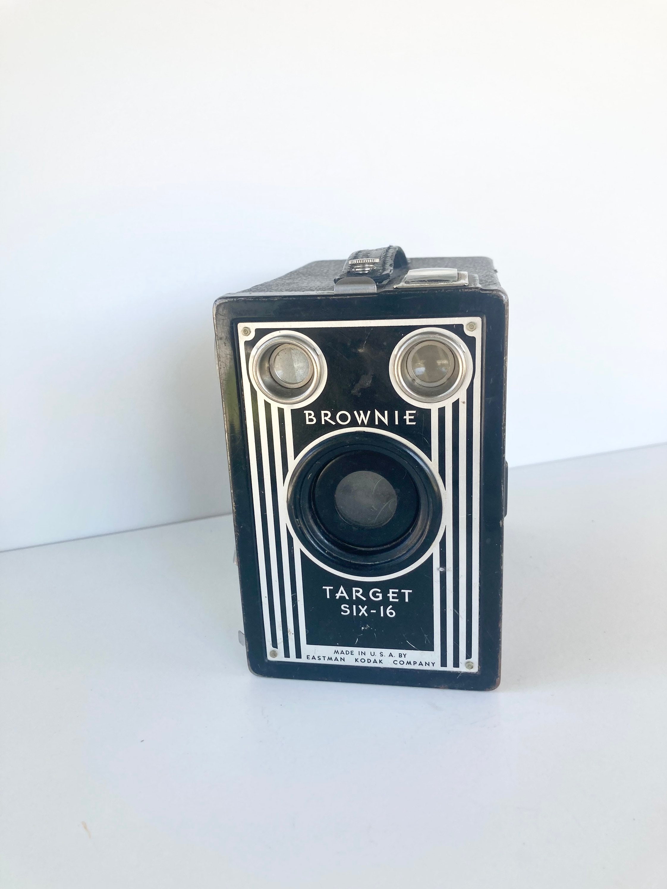 Brownie Target SIX16 カメラ Vintage Brownie Target Six-16 Camera – The Gentleman's