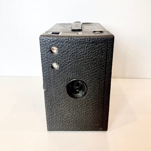 Vintage Film Box Camera - Kodak Brownie No 2A Hawk-Eye Model Box Camera - Check out our huge vintage camera collection