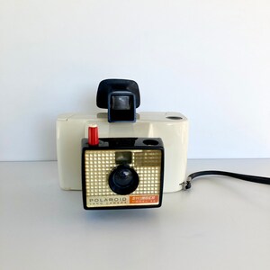 Vintage Polaroid Camera - Awesome Vintage Polaroid Swinger Camera