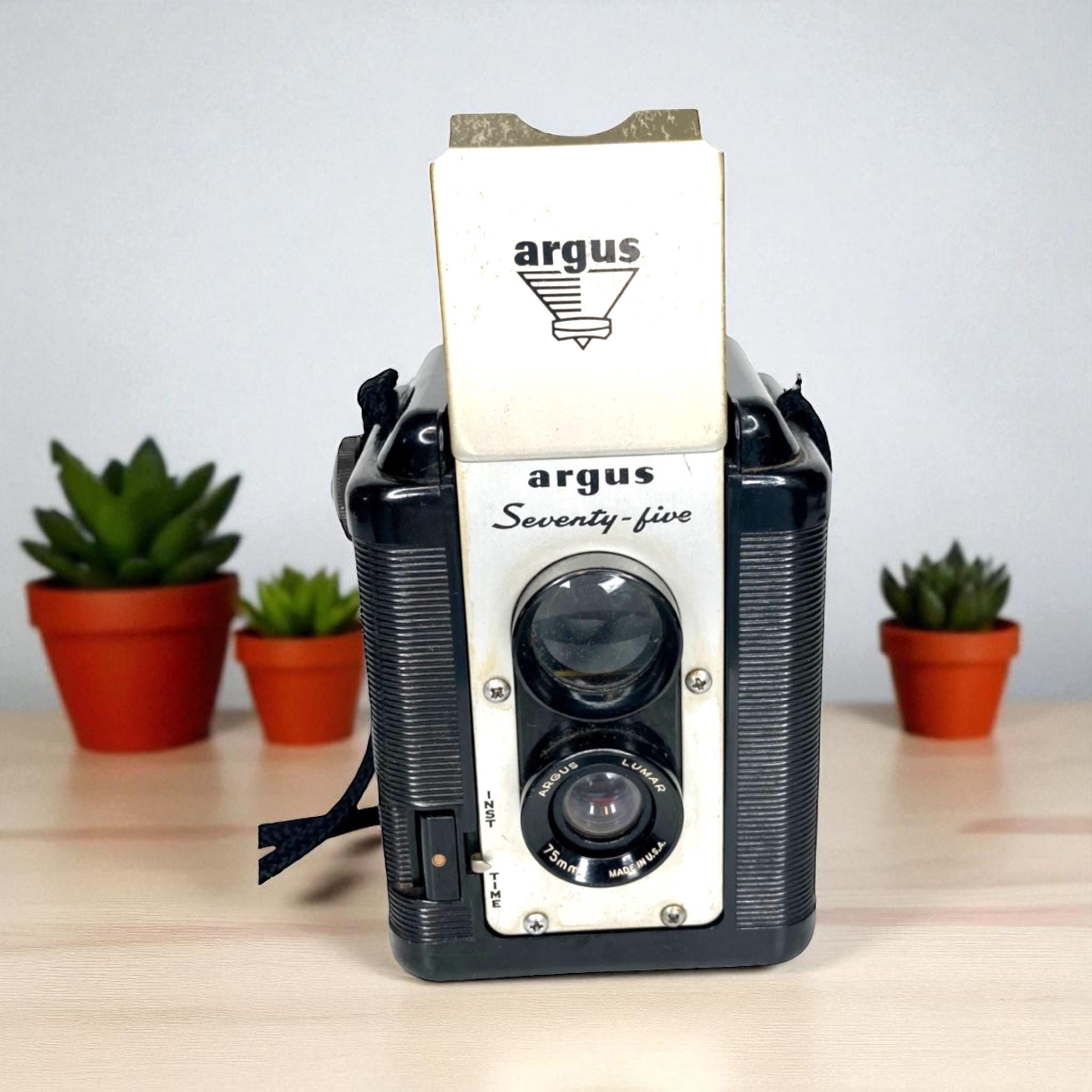 Vintage Film Twin Lens Camera - Amazing Vintage Argus Seventy-five