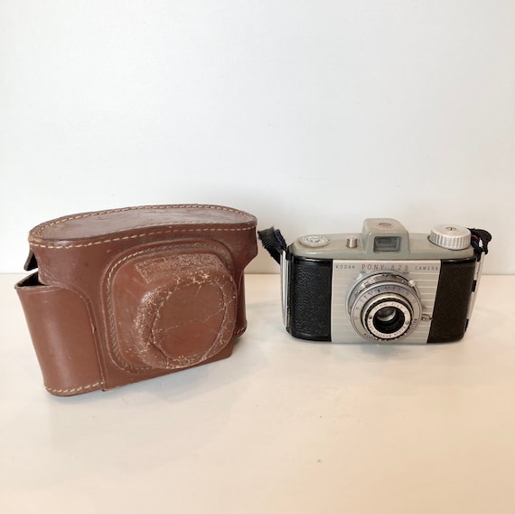 Appareil photo argentique vintage. Kodak Pony Modèle 828 Caméra