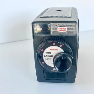 Vintage 8mm film movie camera Awesome Kodak Brownie Fun Saver 8mm Movie Camera