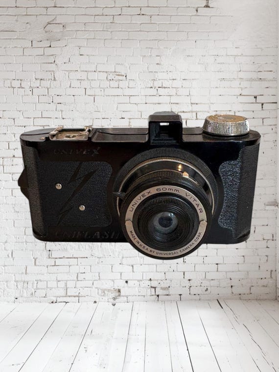 Appareil Photo Argentique Ancien Wega – Télémétrique, Modèle 2a, Couleur Grise – Occasion