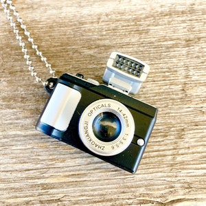 Camera Necklace - Vintage Camera Necklace - Miniature Camera Necklace with Flash